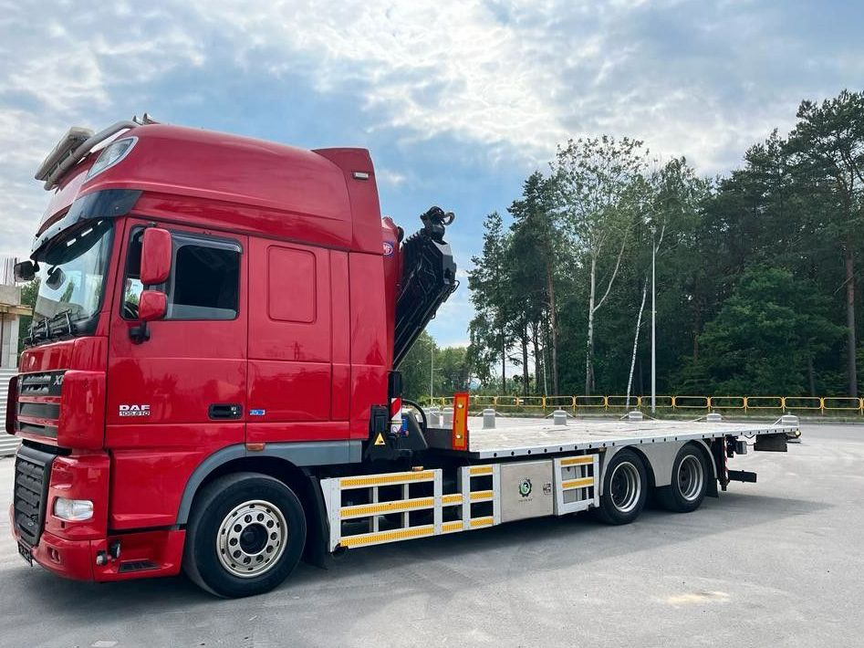 DAF XF 105 6x2 HMF 4020 EURO 5 KRAN CRANE . - Camion grue: photos 3 DAF XF 105 6x2 HMF 4020 EURO 5 KRAN CRANE . - Camion grue: photos 3