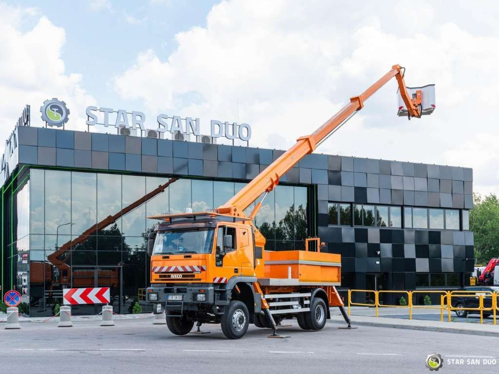 Iveco CURSOR 240 4x4 RUTHMANN T225 22,5 Meters Lift - Camion avec nacelle: photos 1 Iveco CURSOR 240 4x4 RUTHMANN T225 22,5 Meters Lift - Camion avec nacelle: photos 1
