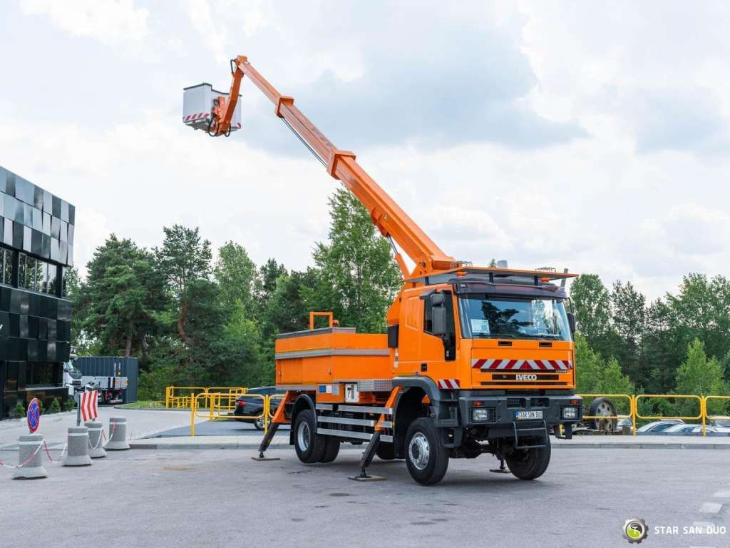 Iveco CURSOR 240 4x4 RUTHMANN T225 22,5 Meters Lift - Camion avec nacelle: photos 3 Iveco CURSOR 240 4x4 RUTHMANN T225 22,5 Meters Lift - Camion avec nacelle: photos 3
