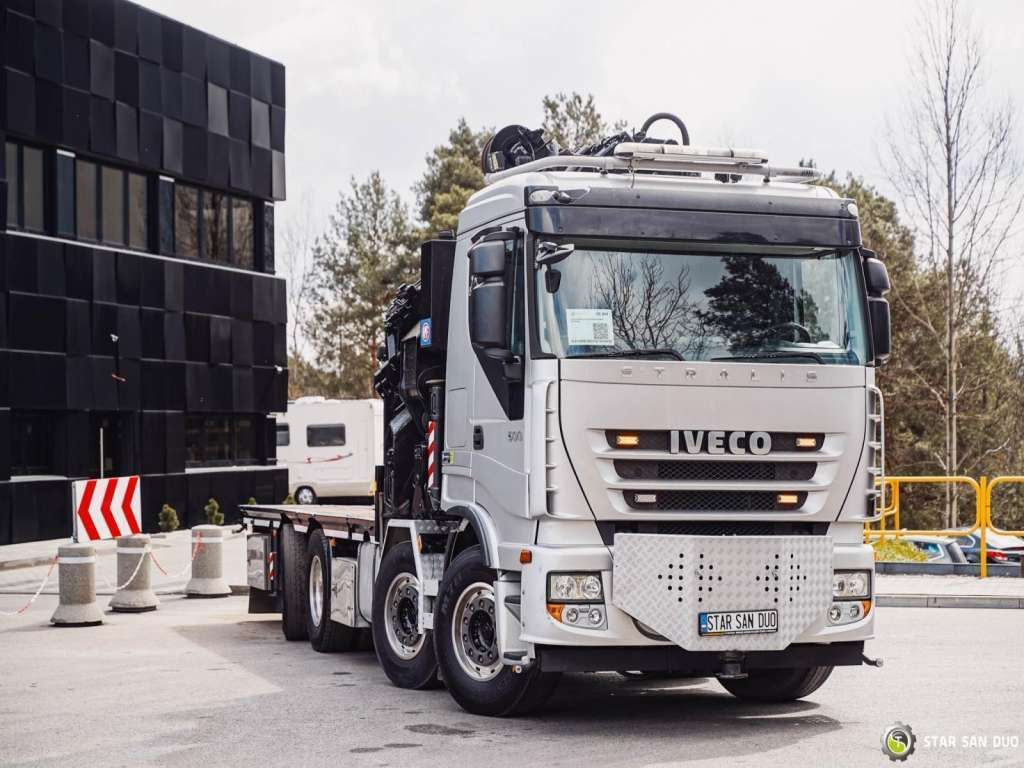 Iveco STRALIS AS320S50Y 8x2 HMF 8520-0K6 FLY JIB Winc - Camion grue: photos 4 Iveco STRALIS AS320S50Y 8x2 HMF 8520-0K6 FLY JIB Winc - Camion grue: photos 4