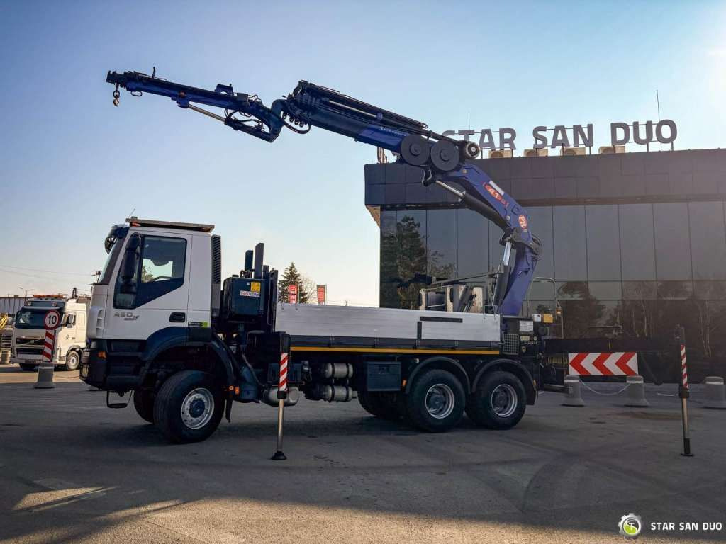 Iveco TRAKKER 450 6x6 PM41S FLY JIB Crane Kipper - Camion grue: photos 5 Iveco TRAKKER 450 6x6 PM41S FLY JIB Crane Kipper - Camion grue: photos 5