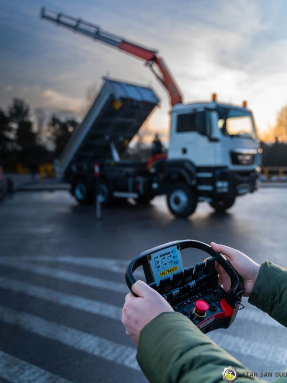 MAN 6x6 TGS 26.360 PALFINGER PK 18002 Kipper KRAN - Camion benne, Camion grue: photos 2 MAN 6x6 TGS 26.360 PALFINGER PK 18002 Kipper KRAN - Camion benne, Camion grue: photos 2