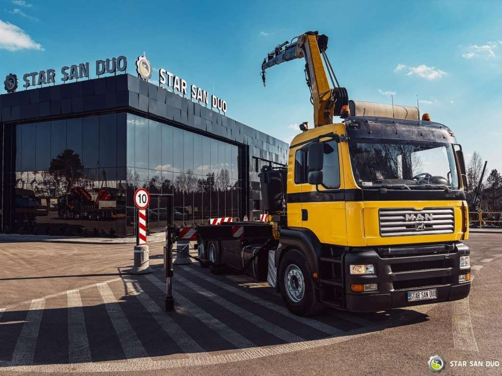 MAN TGA 18.440 6x2 FASSI F 210 A.24 Crane Rotator - Camion grue: photos 2 MAN TGA 18.440 6x2 FASSI F 210 A.24 Crane Rotator - Camion grue: photos 2