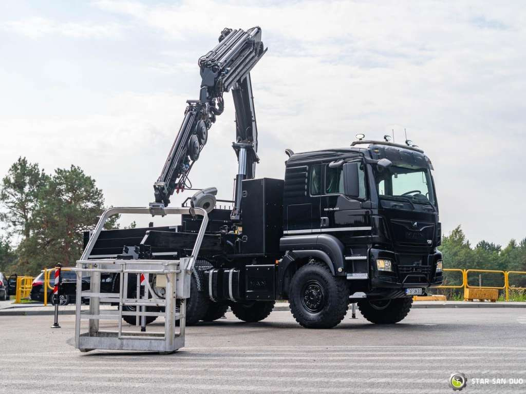 Camion grue MAN  TGS 26.420 6x6 HMF 3000 K6 Fly Jib Crane Basket: photos 10