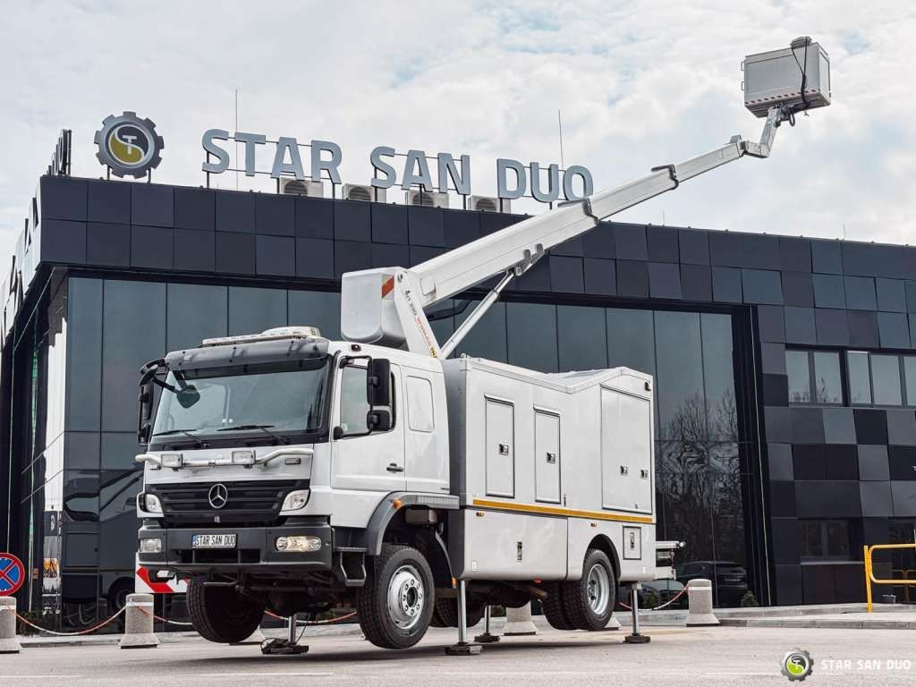 Mercedes-Benz 1529 4x4 Atego Lift Palfinger Wumag WT 230 - Camion avec nacelle: photos 3 Mercedes-Benz 1529 4x4 Atego Lift Palfinger Wumag WT 230 - Camion avec nacelle: photos 3