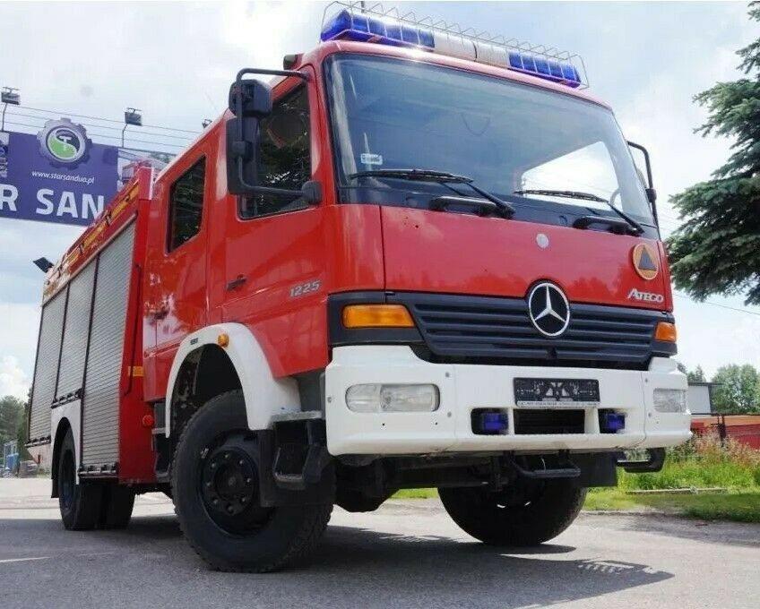 Mercedes-Benz 4x4 ATEGO 1225 Firebrigade Feuerwehr - Camion de pompier: photos 1 Mercedes-Benz 4x4 ATEGO 1225 Firebrigade Feuerwehr - Camion de pompier: photos 1