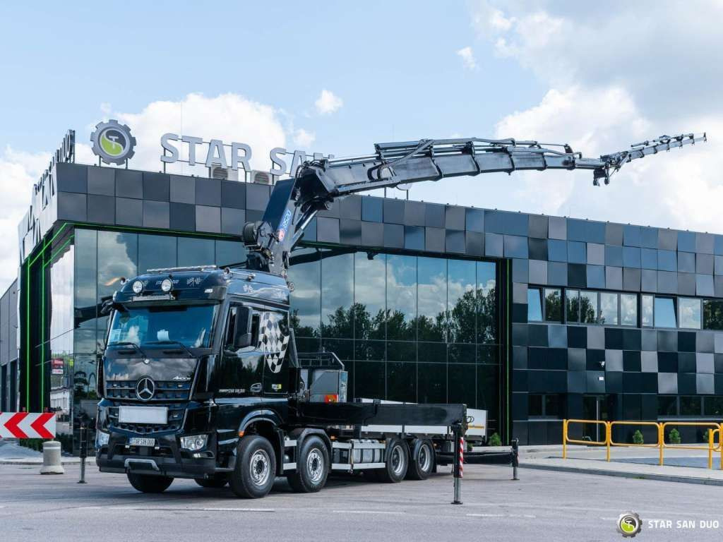 Mercedes-Benz AROCS 3251 8x4 HMF 8520 Fly Jib Winch - Camion grue: photos 3 Mercedes-Benz AROCS 3251 8x4 HMF 8520 Fly Jib Winch - Camion grue: photos 3