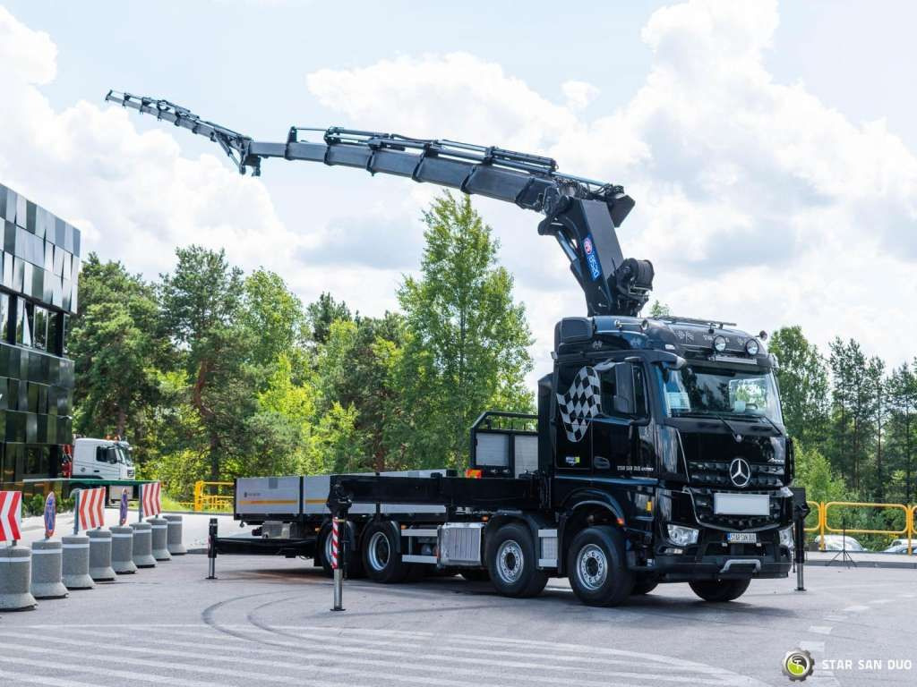 Mercedes-Benz AROCS 3251 8x4 HMF 8520 Fly Jib Winch - Camion grue: photos 5 Mercedes-Benz AROCS 3251 8x4 HMF 8520 Fly Jib Winch - Camion grue: photos 5