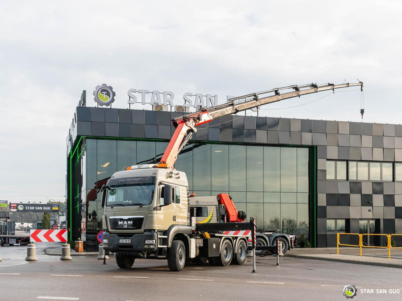 - Camion grue: photos 1 - Camion grue: photos 1