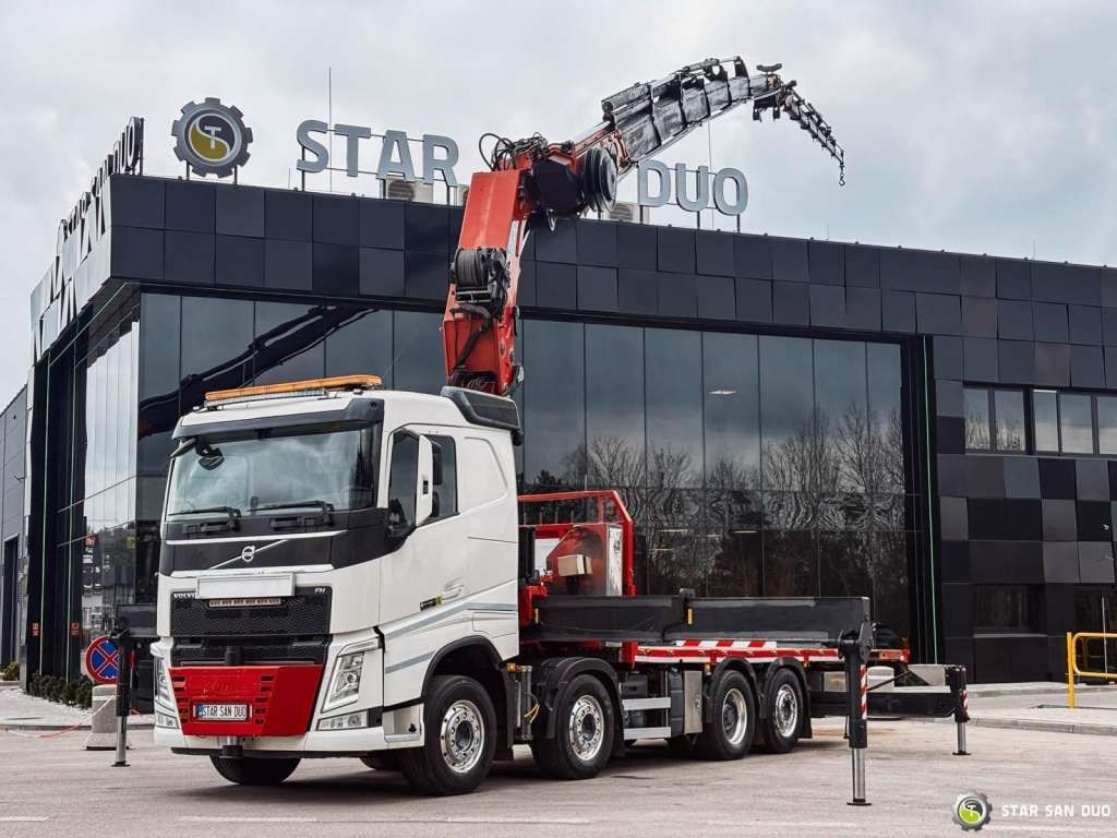 Volvo FH 550 8x2 HMF 8520 FLY JIB Winch Crane Euro 6 - Camion grue: photos 1 Volvo FH 550 8x2 HMF 8520 FLY JIB Winch Crane Euro 6 - Camion grue: photos 1