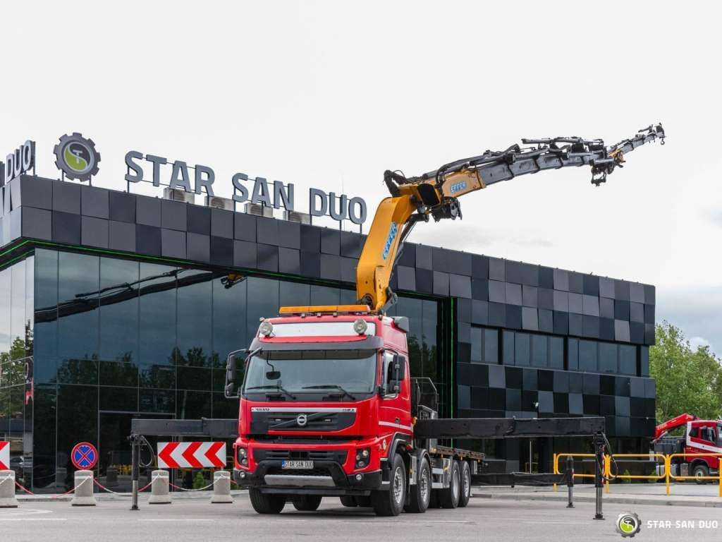 Volvo FMX 500 8x2 Effer 585 Fly Jib Winch Crane Kran - Camion grue: photos 2 Volvo FMX 500 8x2 Effer 585 Fly Jib Winch Crane Kran - Camion grue: photos 2