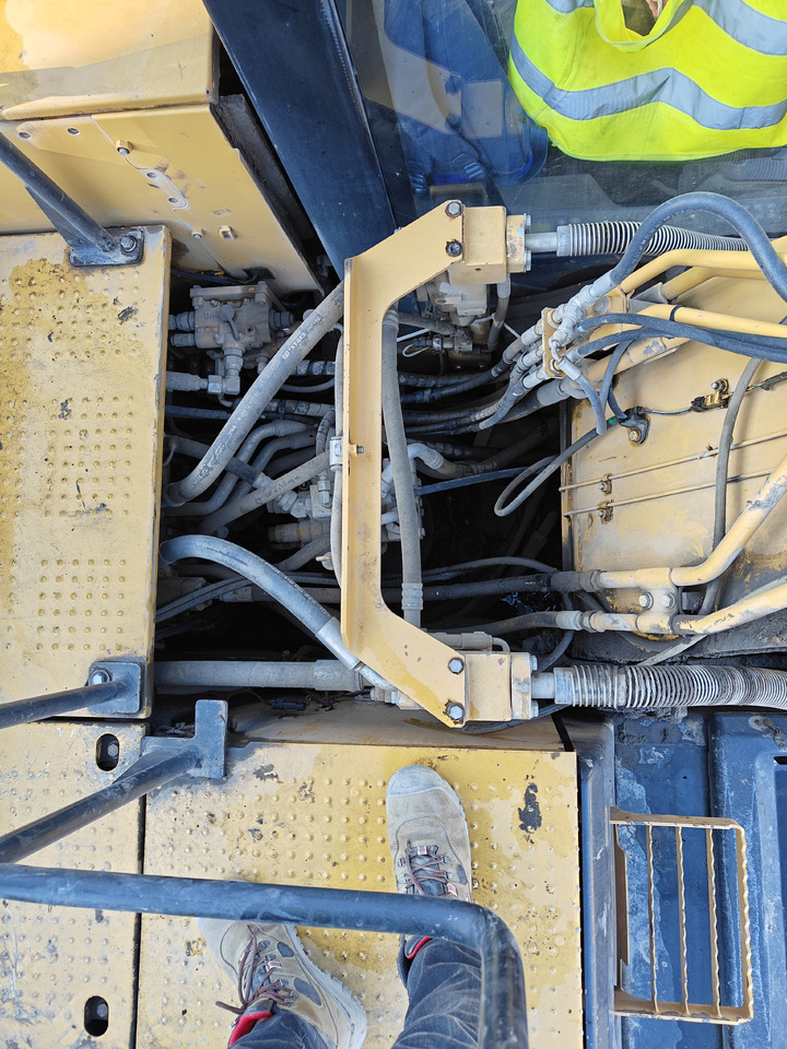 Pelle CATERPILLAR 320 EL: photos 12 Pelle CATERPILLAR 320 EL: photos 12