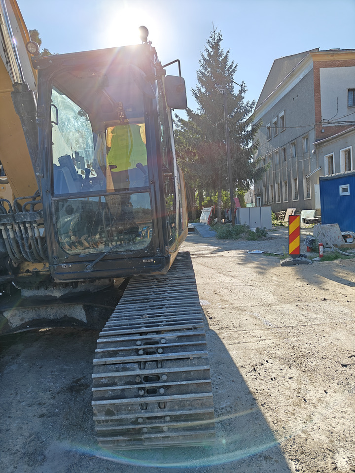 CATERPILLAR 320 F - Pelle sur chenille: photos 5 CATERPILLAR 320 F - Pelle sur chenille: photos 5