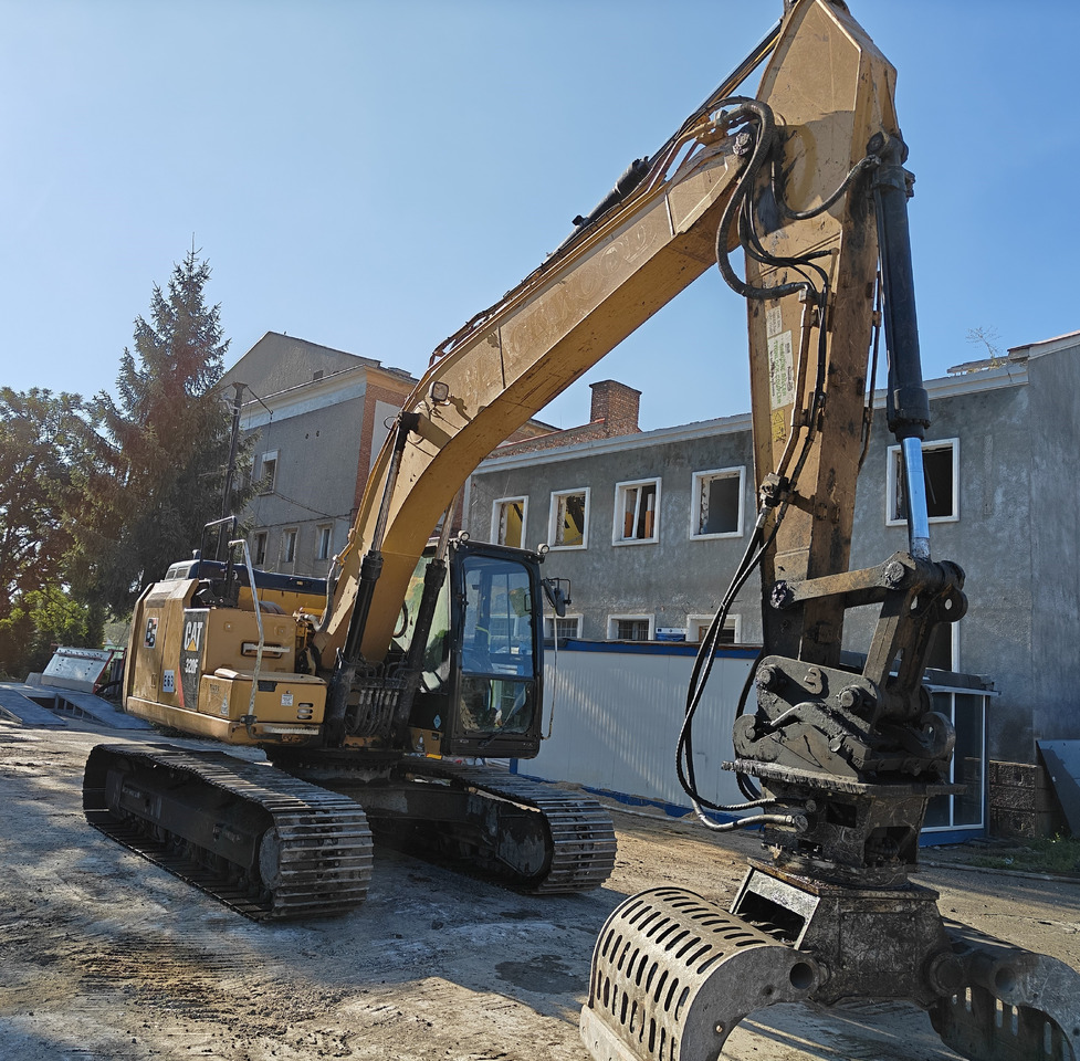 CATERPILLAR 320 F - Pelle sur chenille: photos 3 CATERPILLAR 320 F - Pelle sur chenille: photos 3