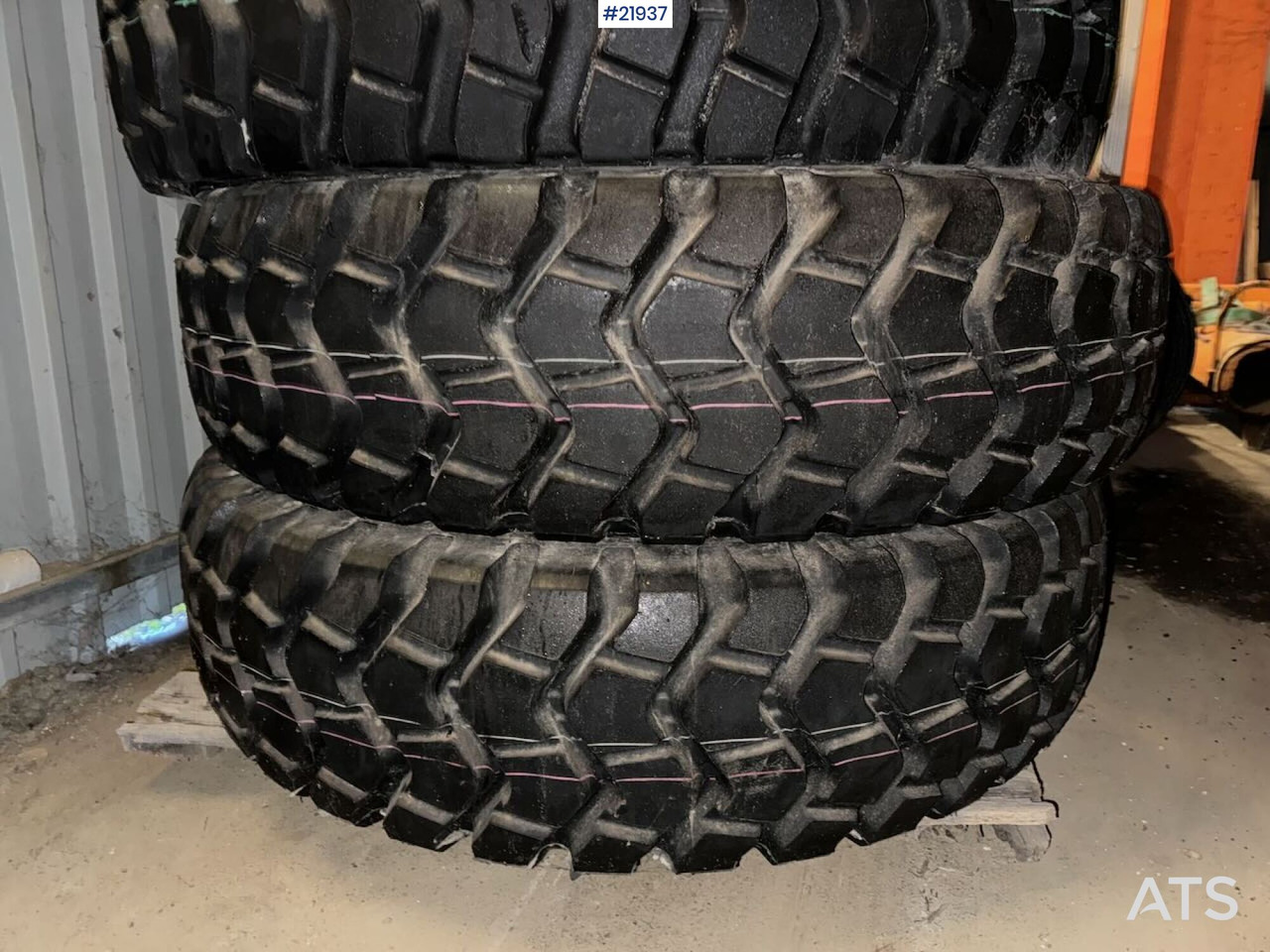 4 stk dekk til hjullaster eller veghøvel - Pneu pour Engins de chantier: photos 1 4 stk dekk til hjullaster eller veghøvel - Pneu pour Engins de chantier: photos 1