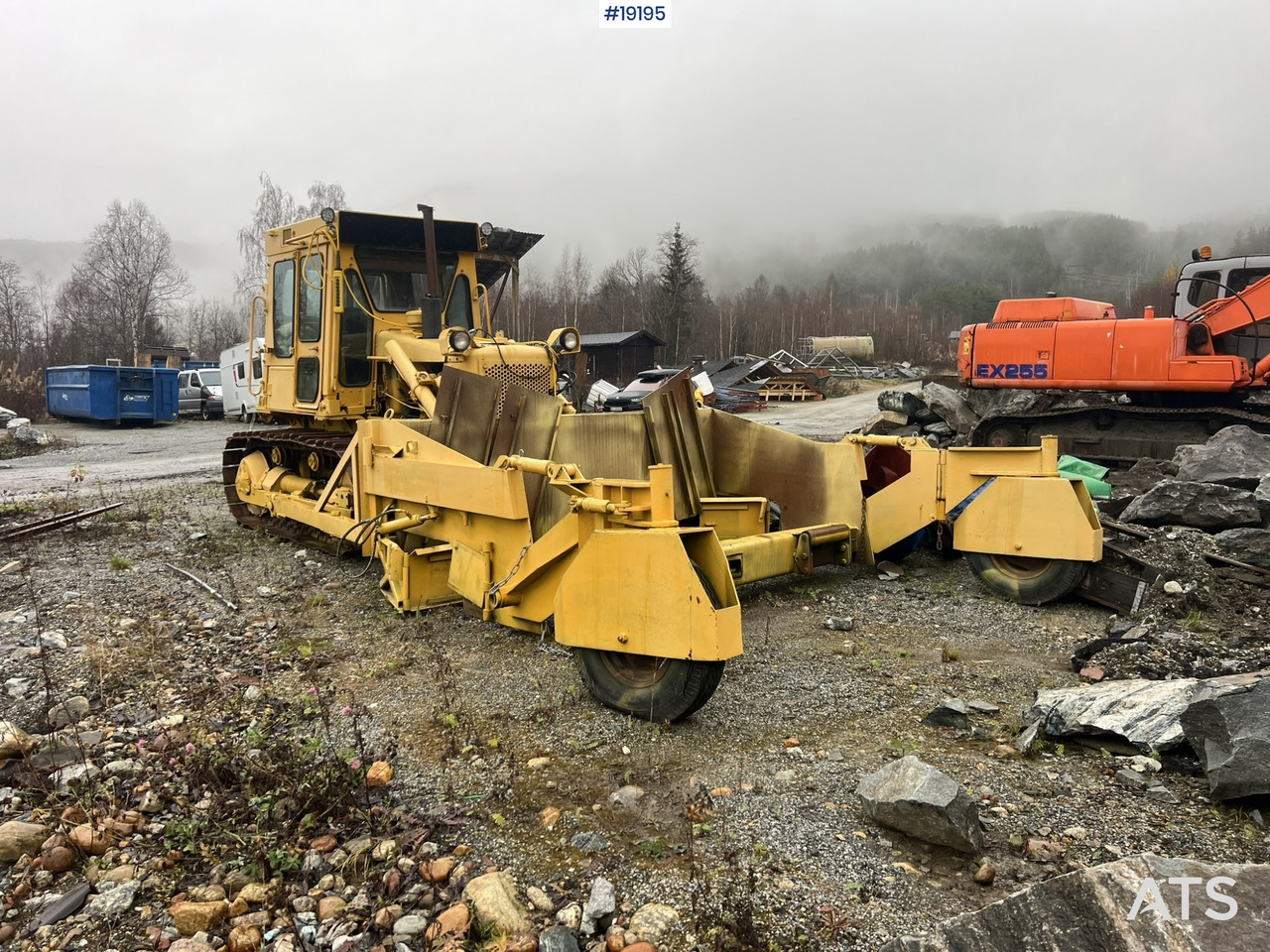 Caterpillar D5B - Bulldozer: photos 5 Caterpillar D5B - Bulldozer: photos 5