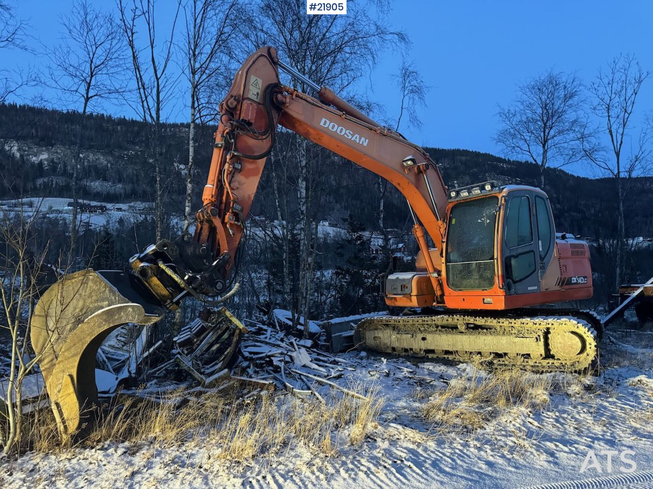 Doosan DX140LC Beltegraver m/ Engcon tilt og 2 skuffer. Nye belter. - Pelle sur chenille: photos 2 Doosan DX140LC Beltegraver m/ Engcon tilt og 2 skuffer. Nye belter. - Pelle sur chenille: photos 2