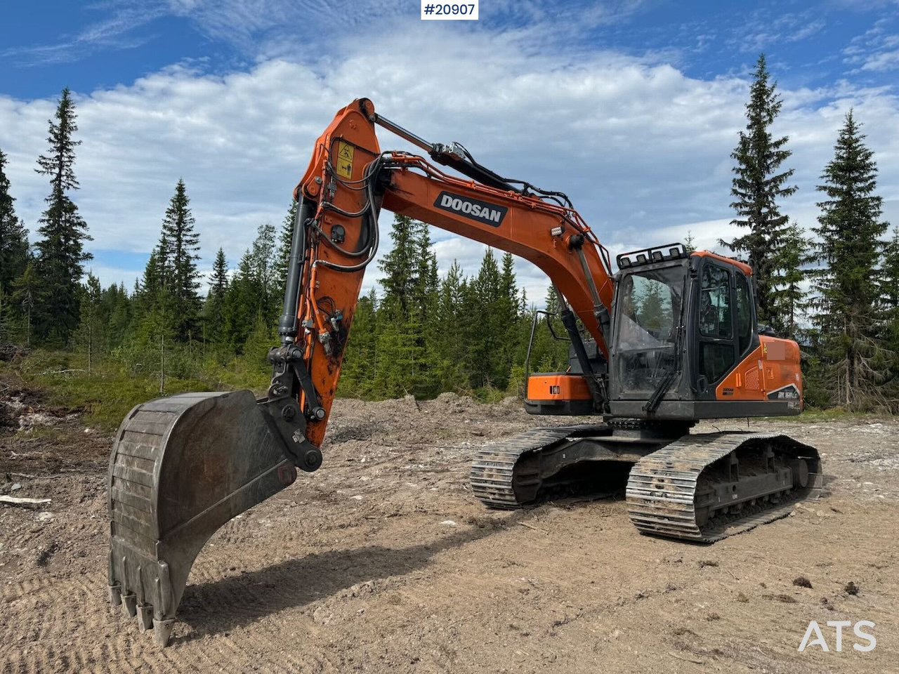 Doosan DX160LC - Pelle sur chenille: photos 2 Doosan DX160LC - Pelle sur chenille: photos 2