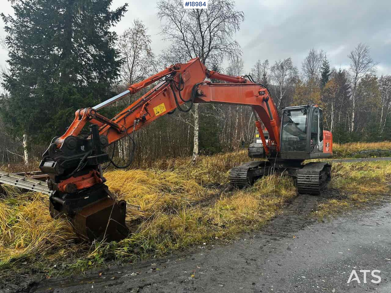 Hitachi ZX180LC-3 - Pelle: photos 2 Hitachi ZX180LC-3 - Pelle: photos 2
