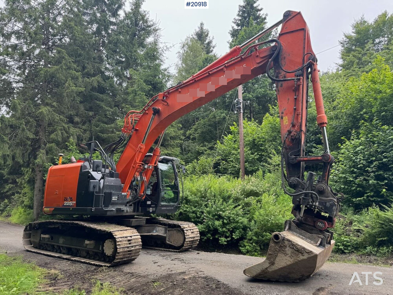 Hitachi ZX225 - Pelle sur chenille: photos 1 Hitachi ZX225 - Pelle sur chenille: photos 1