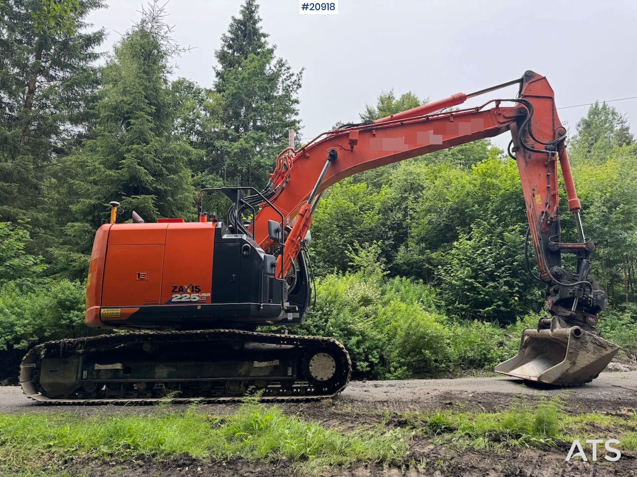 Hitachi ZX225 - Pelle sur chenille: photos 2 Hitachi ZX225 - Pelle sur chenille: photos 2