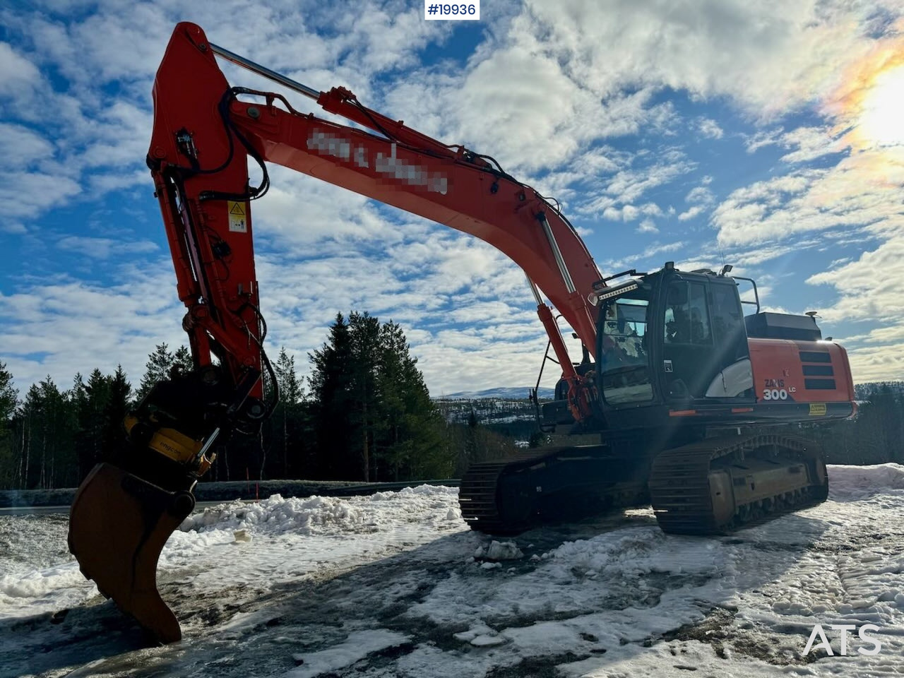 Hitachi ZX300LC-6 - Pelle: photos 1 Hitachi ZX300LC-6 - Pelle: photos 1