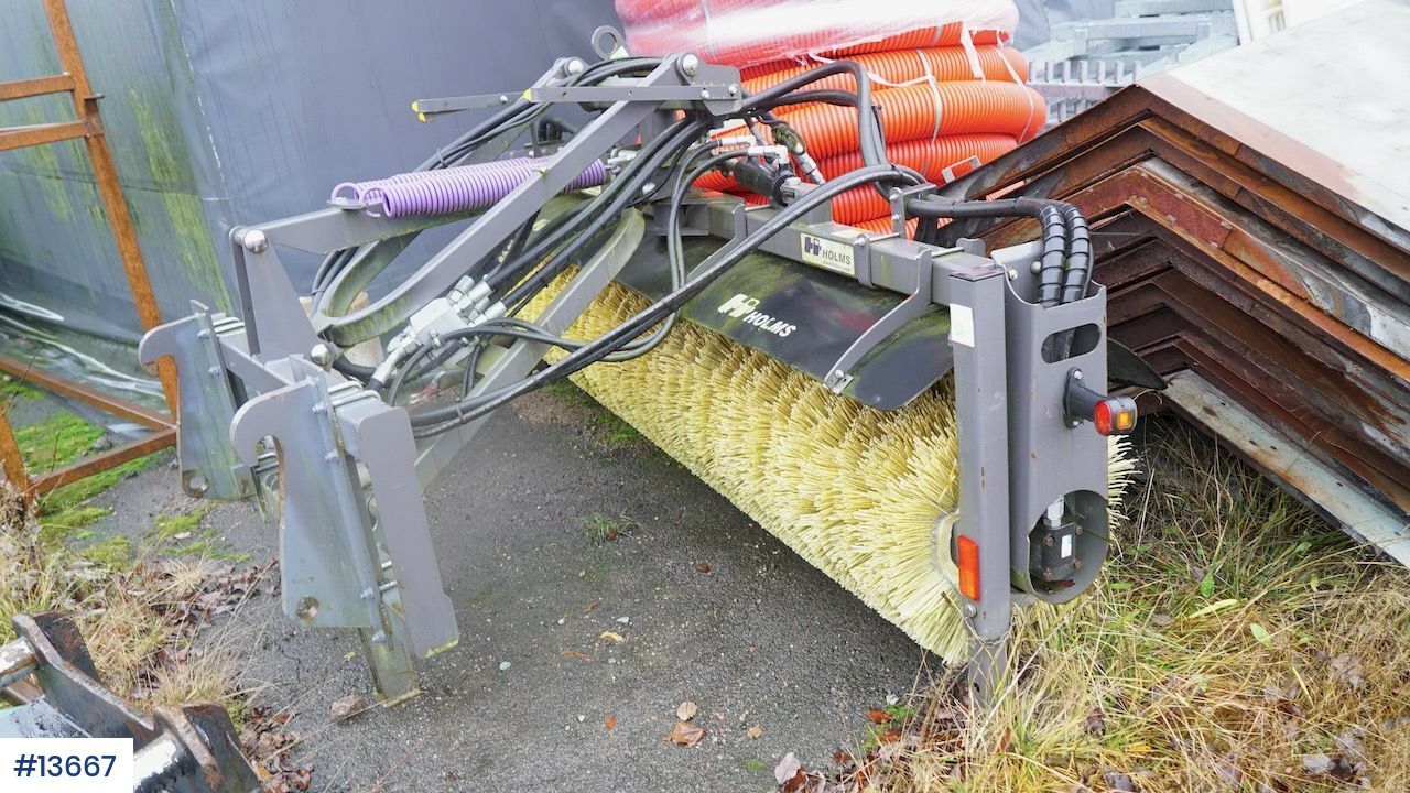 Holms SL 2.5 - Brosse pour Engins de chantier: photos 1 Holms SL 2.5 - Brosse pour Engins de chantier: photos 1