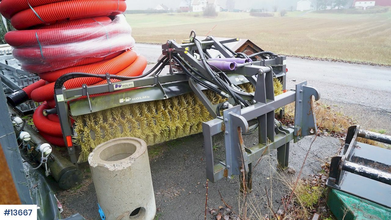 Holms SL 2.5 - Brosse pour Engins de chantier: photos 3 Holms SL 2.5 - Brosse pour Engins de chantier: photos 3