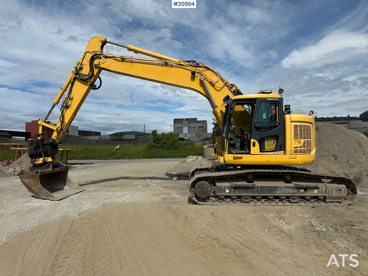 Komatsu PC228USLC-10 - Pelle sur chenille: photos 3 Komatsu PC228USLC-10 - Pelle sur chenille: photos 3