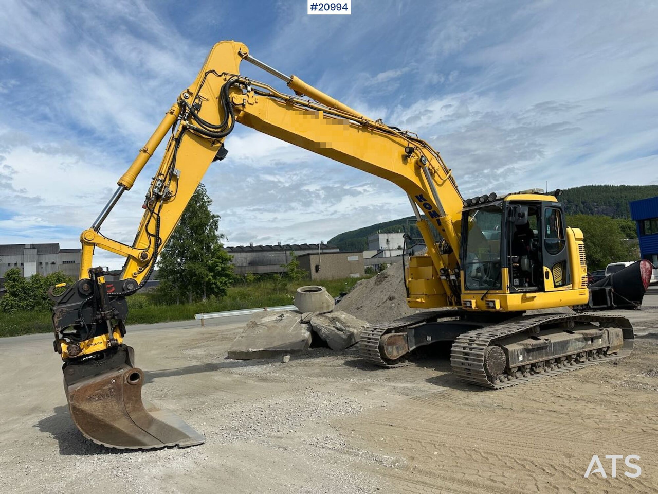 Komatsu PC228USLC-10 - Pelle sur chenille: photos 2 Komatsu PC228USLC-10 - Pelle sur chenille: photos 2