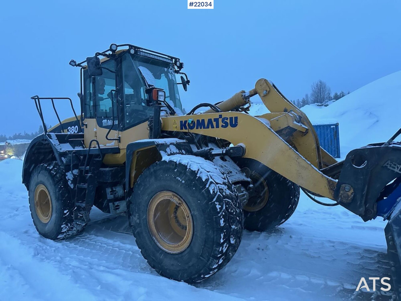 Komatsu WA380-7 hjullaster m/ skuffe, vekt, sommer- og vinterdekk. SE VIDEO - Chargeuse sur pneus: photos 1 Komatsu WA380-7 hjullaster m/ skuffe, vekt, sommer- og vinterdekk. SE VIDEO - Chargeuse sur pneus: photos 1