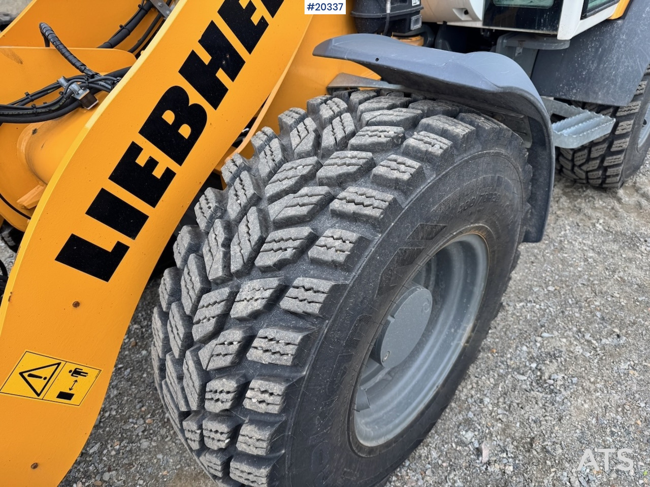 Chargeuse sur pneus Liebherr L506C: photos 12 Chargeuse sur pneus Liebherr L506C: photos 12