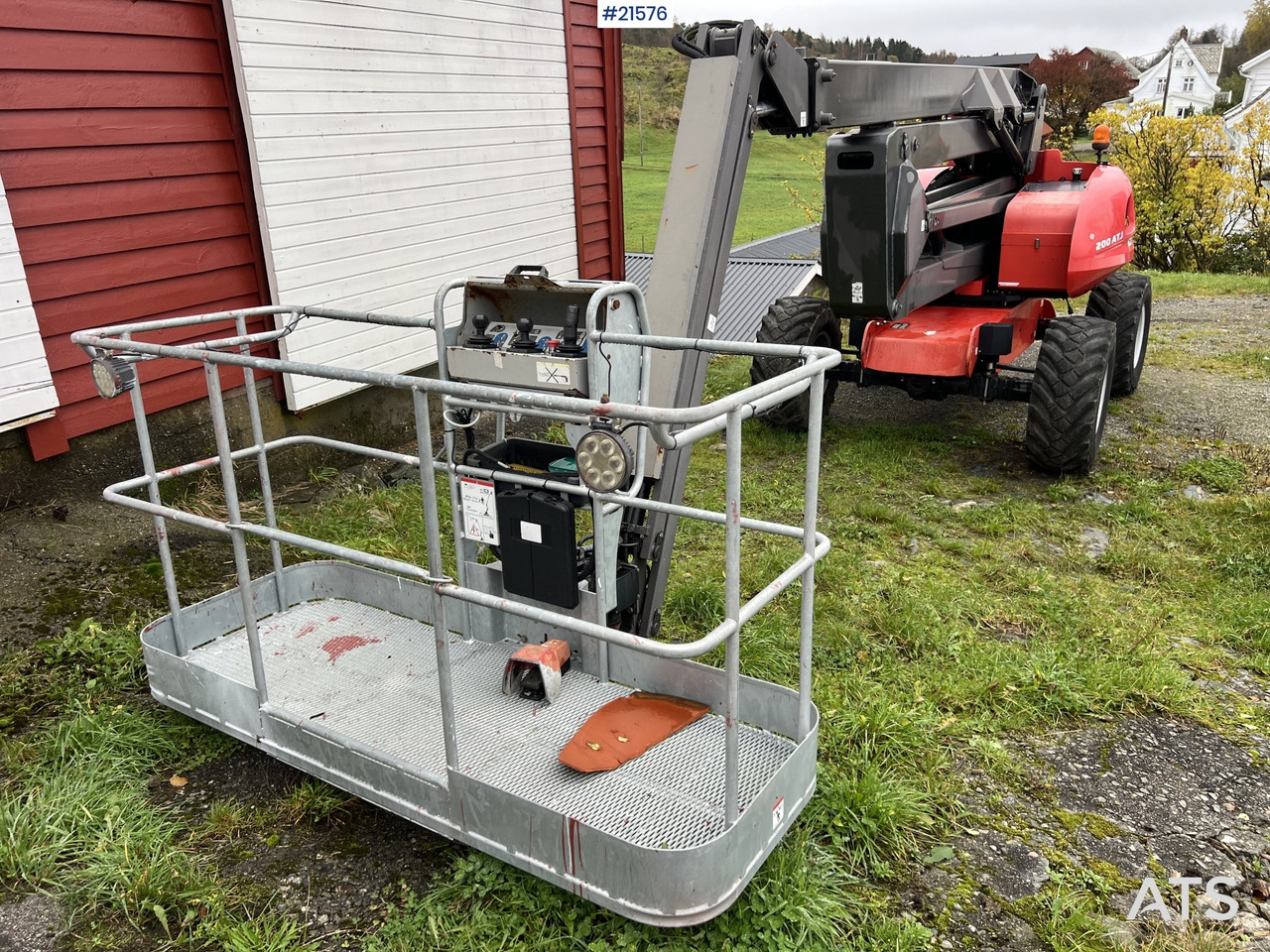 Manitou 200 ATJ Teleskoplift - Nacelle articulée: photos 5 Manitou 200 ATJ Teleskoplift - Nacelle articulée: photos 5