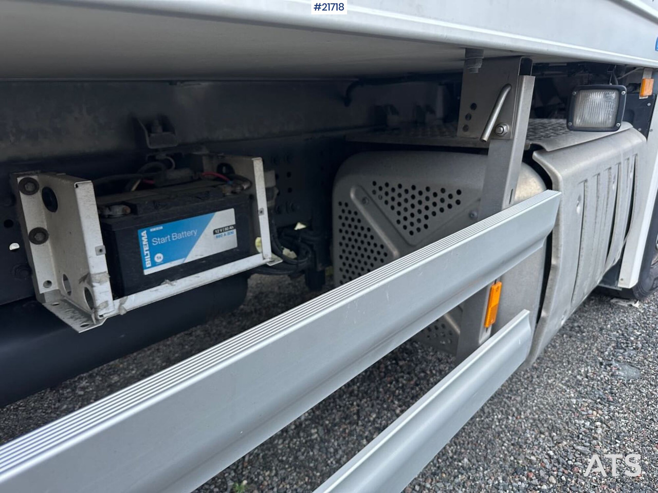 Crédit-bail Mercedes Actros 1835 skapbil m/ Full sideåpning, aggregat, lift og 2 sett dekk Mercedes Actros 1835 skapbil m/ Full sideåpning, aggregat, lift og 2 sett dekk: photos 45 Crédit-bail Mercedes Actros 1835 skapbil m/ Full sideåpning, aggregat, lift og 2 sett dekk Mercedes Actros 1835 skapbil m/ Full sideåpning, aggregat, lift og 2 sett dekk: photos 45