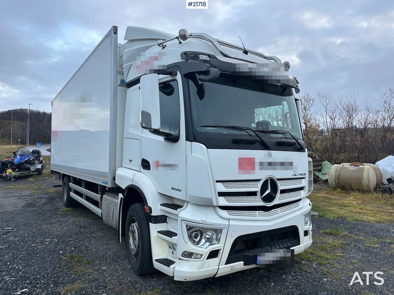 Crédit-bail Mercedes Actros 1835 skapbil m/ Full sideåpning, aggregat, lift og 2 sett dekk Mercedes Actros 1835 skapbil m/ Full sideåpning, aggregat, lift og 2 sett dekk: photos 10 Crédit-bail Mercedes Actros 1835 skapbil m/ Full sideåpning, aggregat, lift og 2 sett dekk Mercedes Actros 1835 skapbil m/ Full sideåpning, aggregat, lift og 2 sett dekk: photos 10