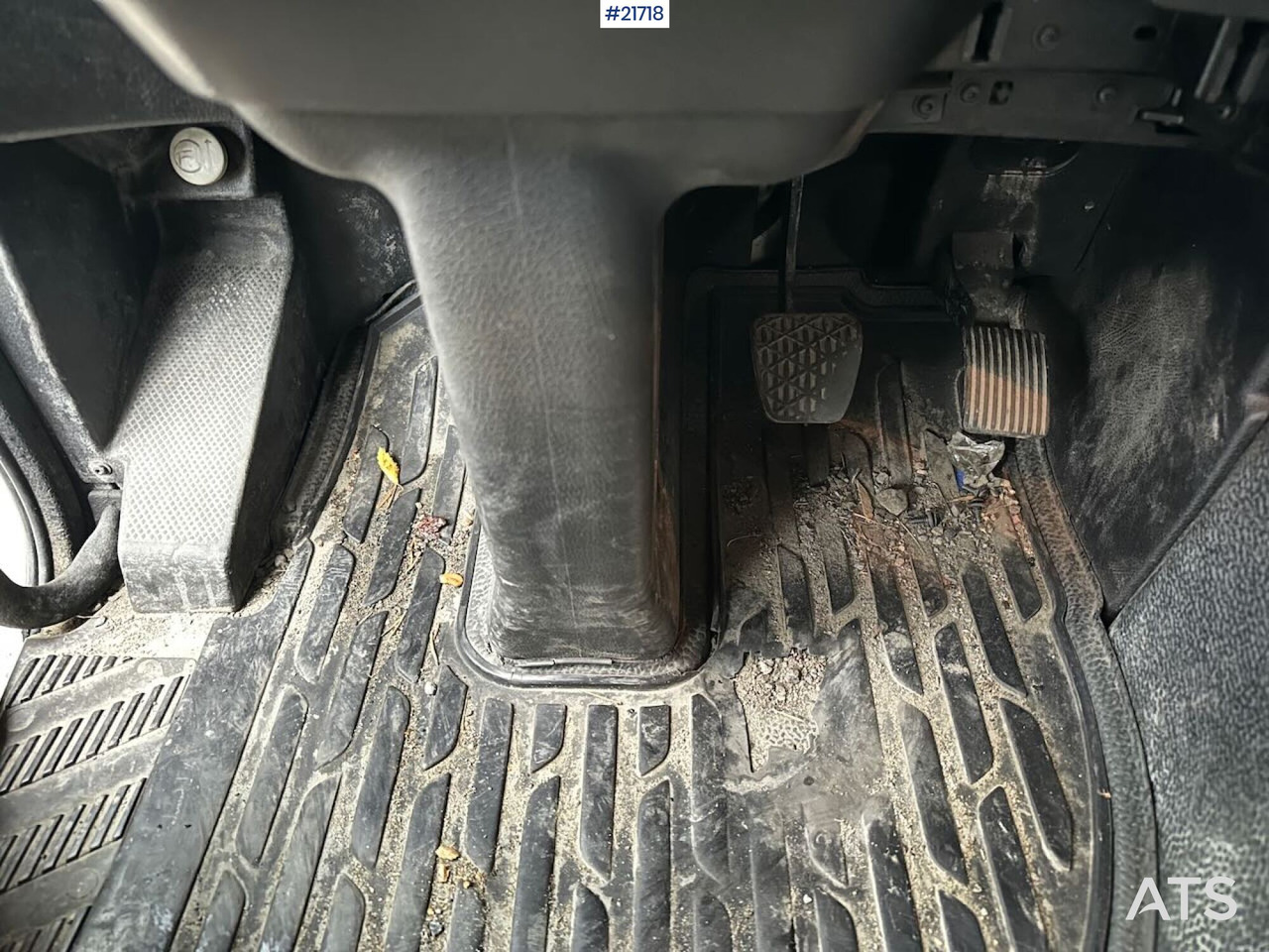 Crédit-bail Mercedes Actros 1835 skapbil m/ Full sideåpning, aggregat, lift og 2 sett dekk Mercedes Actros 1835 skapbil m/ Full sideåpning, aggregat, lift og 2 sett dekk: photos 23 Crédit-bail Mercedes Actros 1835 skapbil m/ Full sideåpning, aggregat, lift og 2 sett dekk Mercedes Actros 1835 skapbil m/ Full sideåpning, aggregat, lift og 2 sett dekk: photos 23