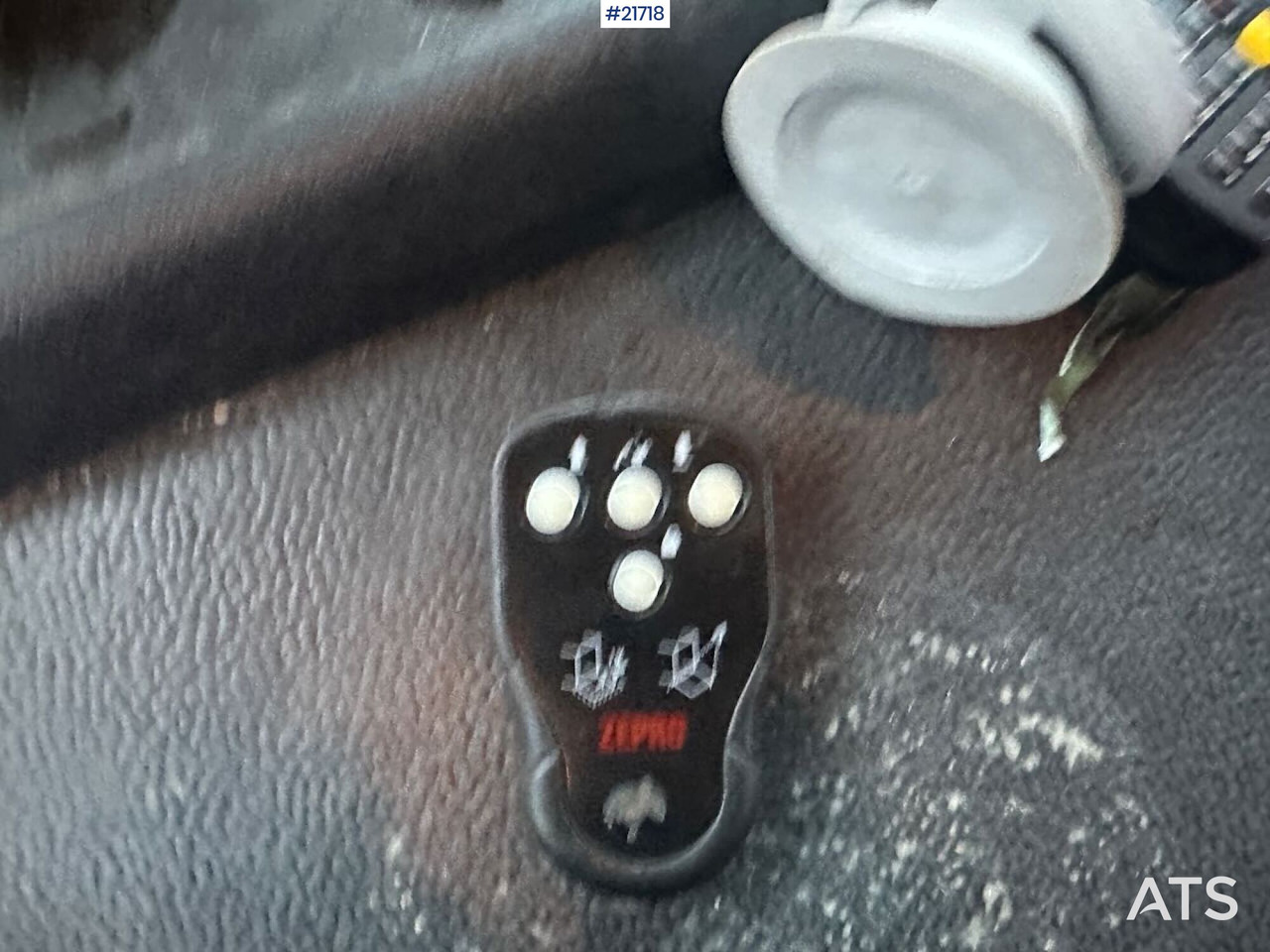 Crédit-bail Mercedes Actros 1835 skapbil m/ Full sideåpning, aggregat, lift og 2 sett dekk Mercedes Actros 1835 skapbil m/ Full sideåpning, aggregat, lift og 2 sett dekk: photos 31 Crédit-bail Mercedes Actros 1835 skapbil m/ Full sideåpning, aggregat, lift og 2 sett dekk Mercedes Actros 1835 skapbil m/ Full sideåpning, aggregat, lift og 2 sett dekk: photos 31