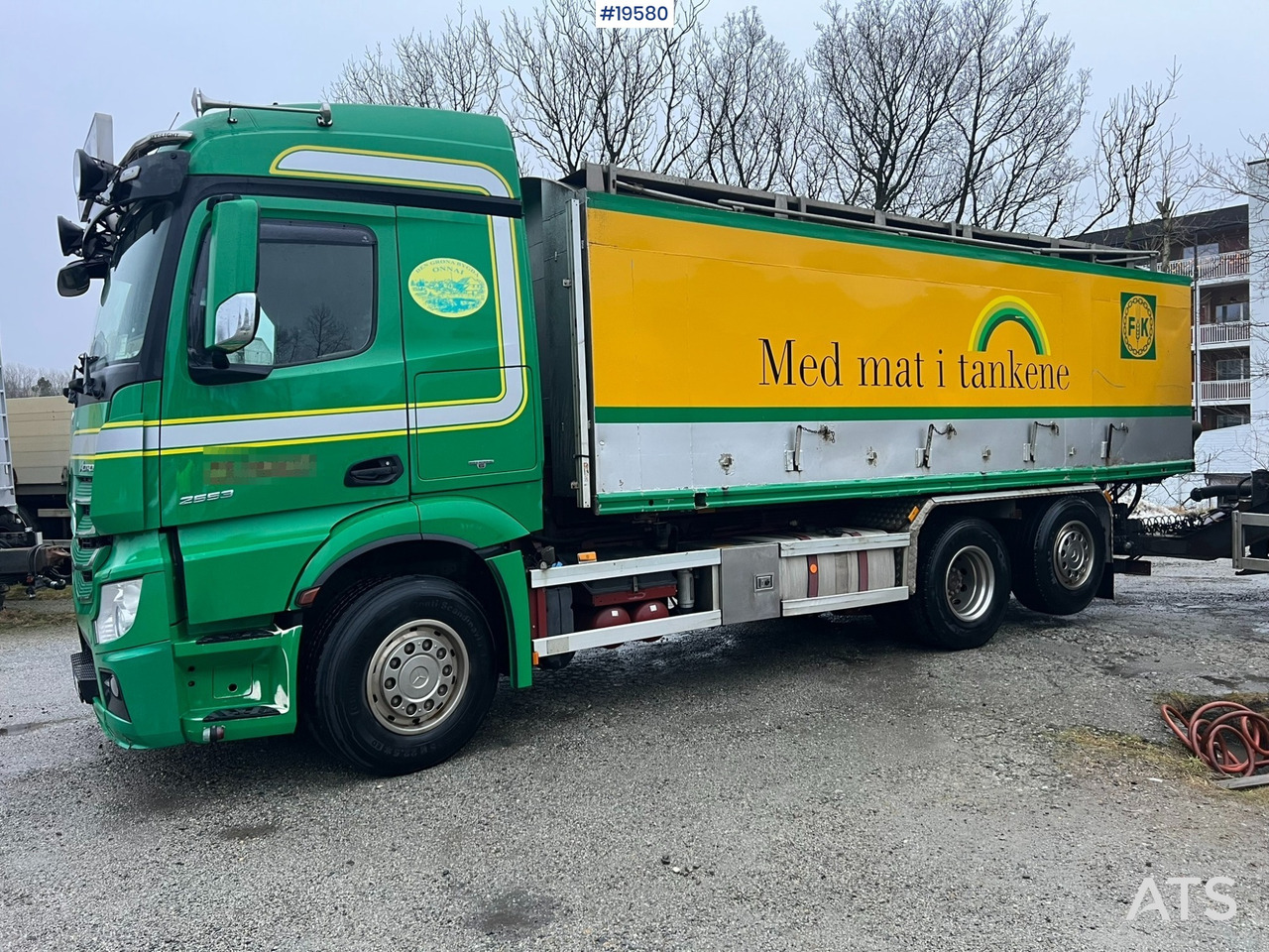 Mercedes Actros - Camion citerne: photos 1 Mercedes Actros - Camion citerne: photos 1