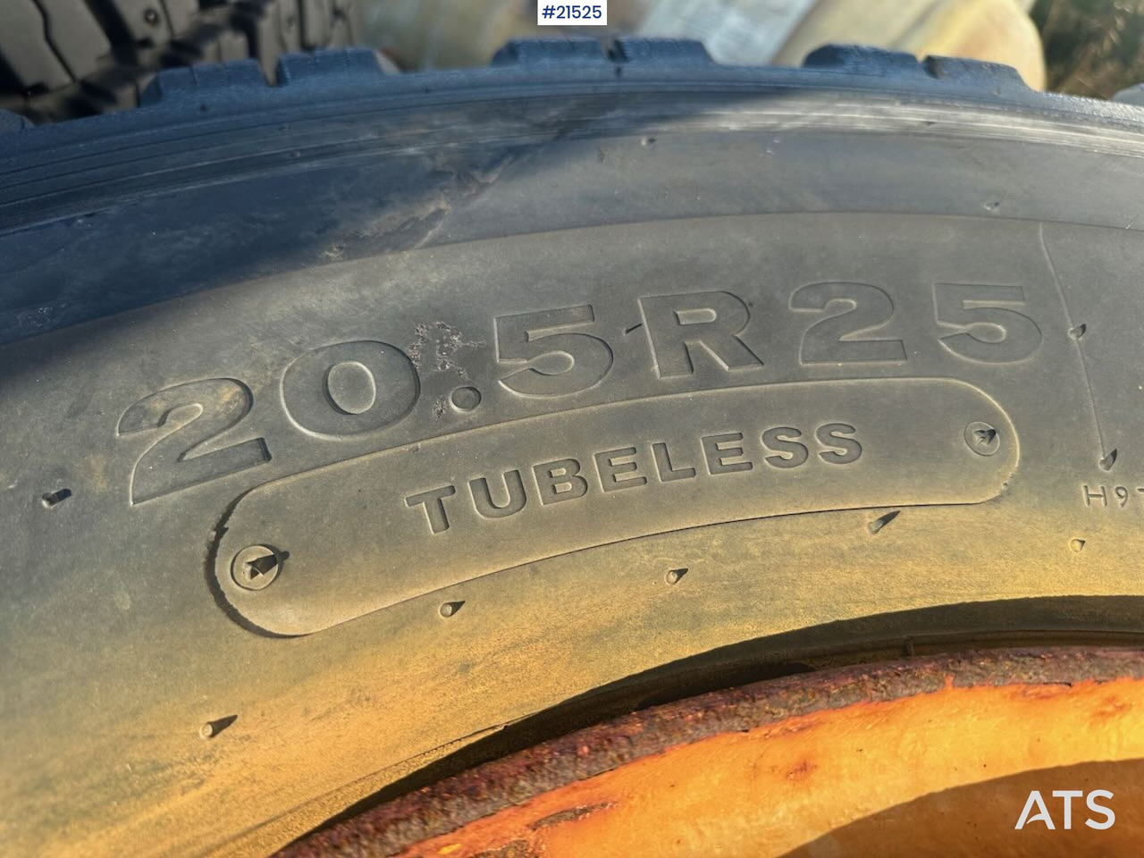 Michelin hjullaster dekk til Volvo L110 - Roue complète pour Engins de chantier: photos 3 Michelin hjullaster dekk til Volvo L110 - Roue complète pour Engins de chantier: photos 3