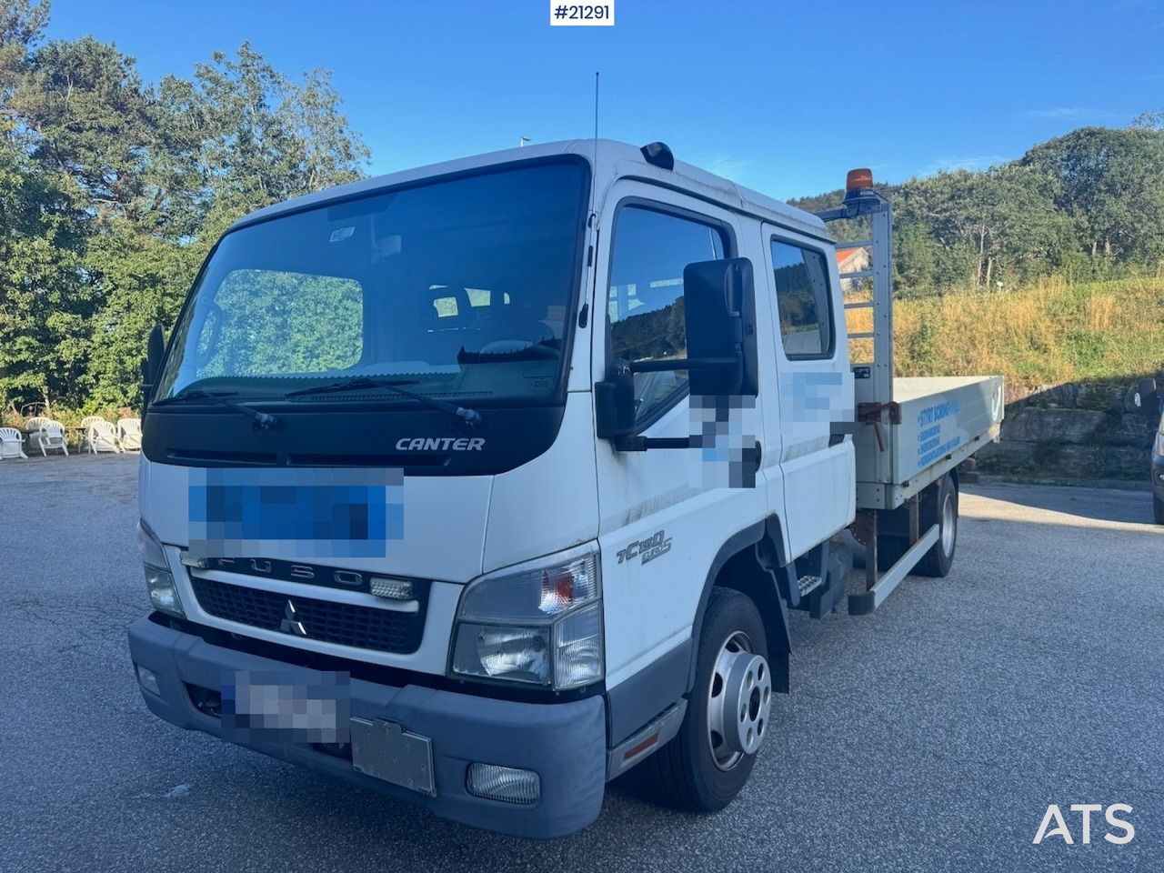 Mitsubishi Fuso Canter - Camion plateau: photos 1 Mitsubishi Fuso Canter - Camion plateau: photos 1