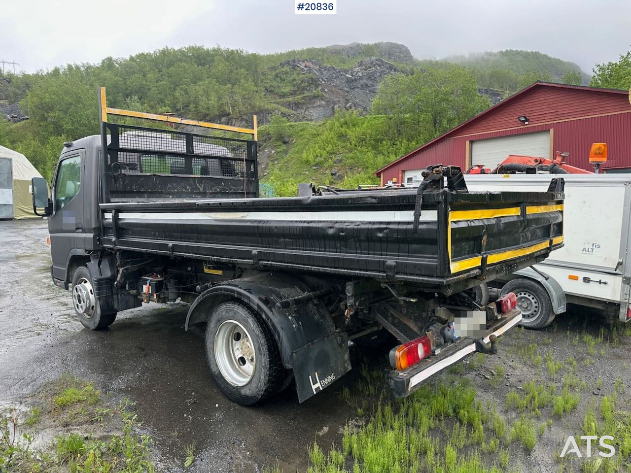 Mitsubishi Fuso - Camion plateau: photos 3 Mitsubishi Fuso - Camion plateau: photos 3