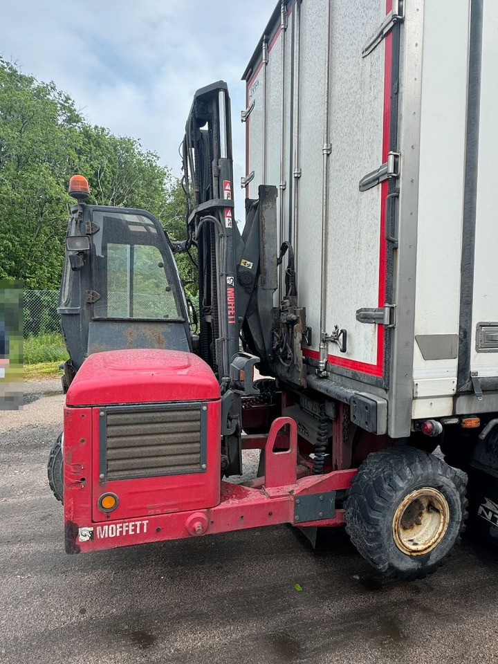 Moffett M4 25.4 - Chariot embarqué: photos 5 Moffett M4 25.4 - Chariot embarqué: photos 5
