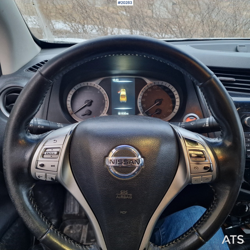 Pick-up Nissan navara: photos 10