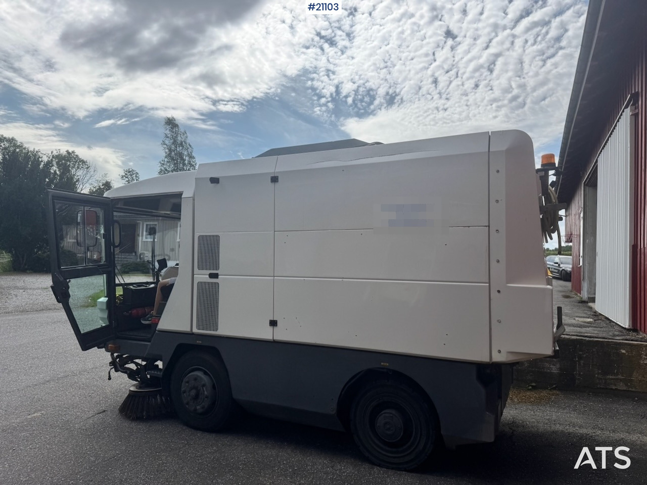 Ravo 540 - Balayeuse de voirie: photos 3 Ravo 540 - Balayeuse de voirie: photos 3