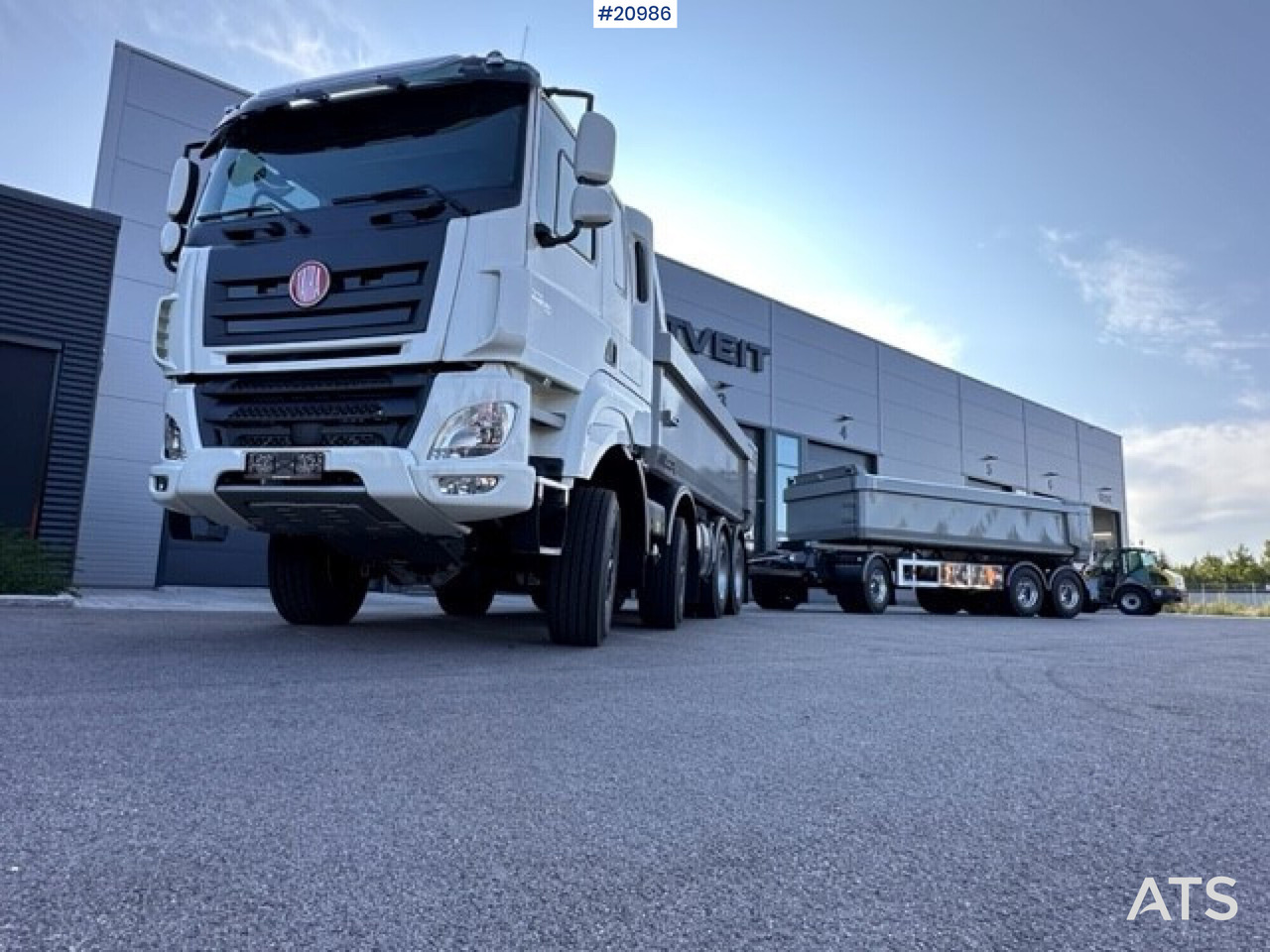 Tatra 8P6R43 - Camion benne: photos 1 Tatra 8P6R43 - Camion benne: photos 1