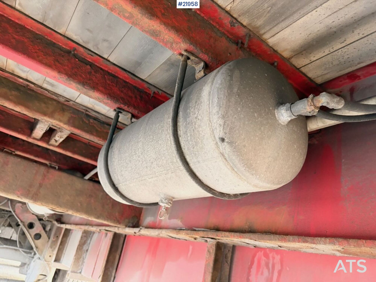 Semi-remorque plateau Tyllis L3 3-akslet Rettsemi m/ lemmer. Rep objekt: photos 36 Semi-remorque plateau Tyllis L3 3-akslet Rettsemi m/ lemmer. Rep objekt: photos 36