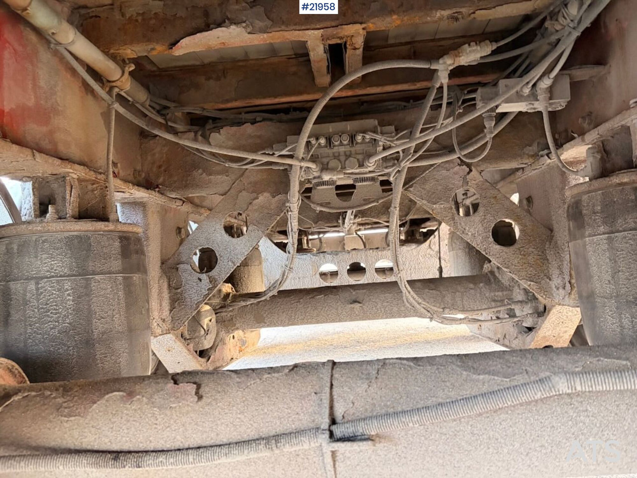 Semi-remorque plateau Tyllis L3 3-akslet Rettsemi m/ lemmer. Rep objekt: photos 42 Semi-remorque plateau Tyllis L3 3-akslet Rettsemi m/ lemmer. Rep objekt: photos 42