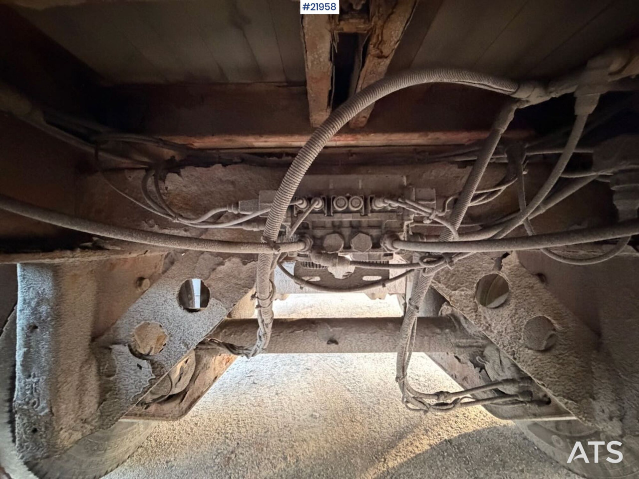 Semi-remorque plateau Tyllis L3 3-akslet Rettsemi m/ lemmer. Rep objekt: photos 44 Semi-remorque plateau Tyllis L3 3-akslet Rettsemi m/ lemmer. Rep objekt: photos 44