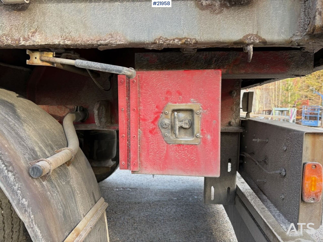 Semi-remorque plateau Tyllis L3 3-akslet Rettsemi m/ lemmer. Rep objekt: photos 7 Semi-remorque plateau Tyllis L3 3-akslet Rettsemi m/ lemmer. Rep objekt: photos 7