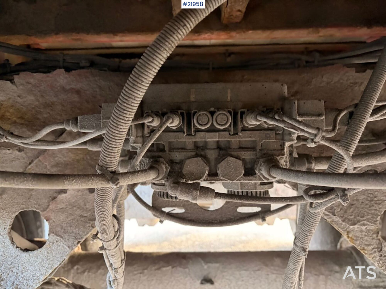 Semi-remorque plateau Tyllis L3 3-akslet Rettsemi m/ lemmer. Rep objekt: photos 43 Semi-remorque plateau Tyllis L3 3-akslet Rettsemi m/ lemmer. Rep objekt: photos 43